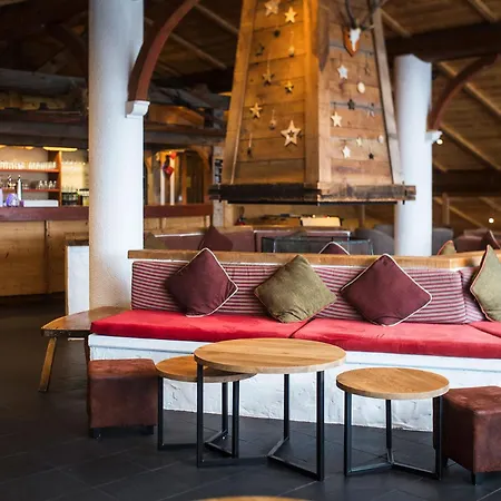 Hotel Alpen Roc-2
